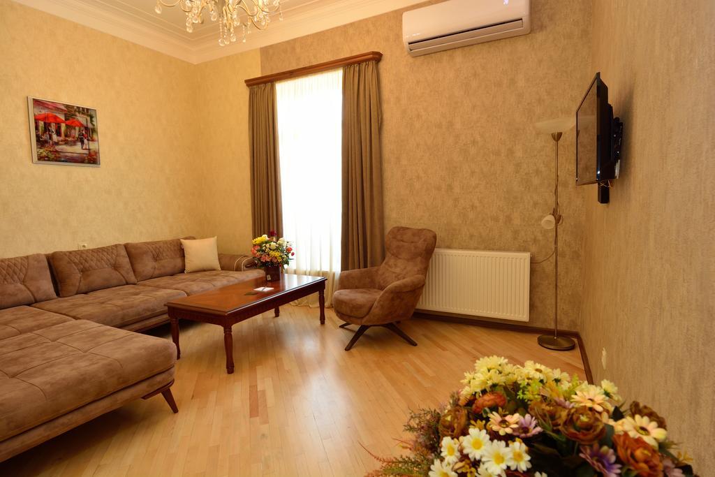 Dat Exx Apartments On Marjanishvili Tbilisi Ngoại thất bức ảnh
