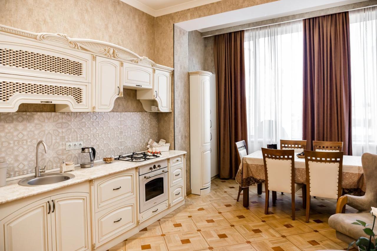 Dat Exx Apartments On Marjanishvili Tbilisi Ngoại thất bức ảnh