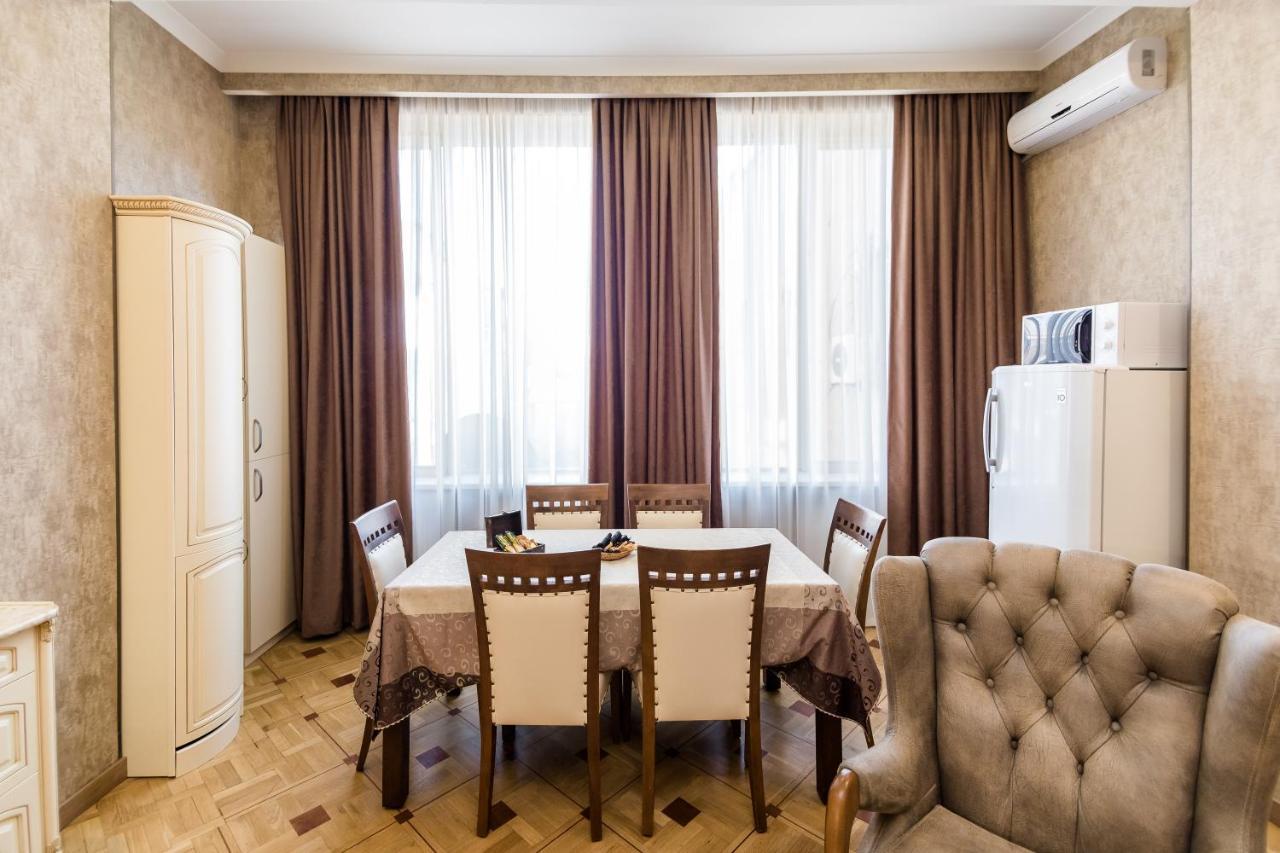 Dat Exx Apartments On Marjanishvili Tbilisi Ngoại thất bức ảnh